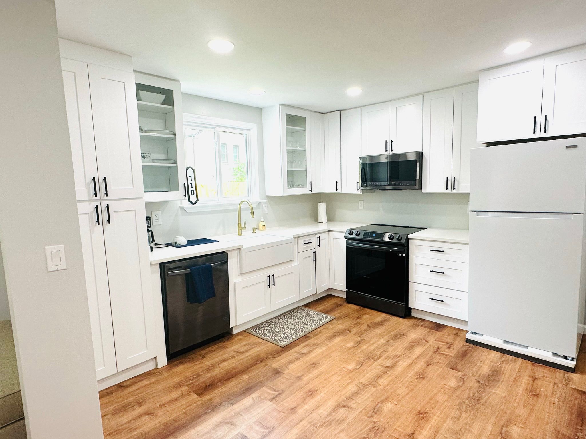 Custom Kitchen Cabinets